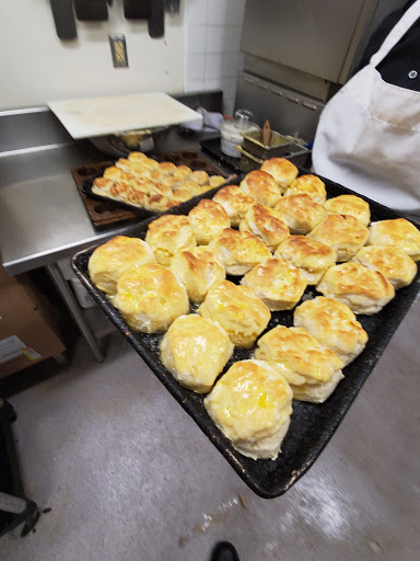 American Restaurant «Cracker Barrel Old Country Store», reviews and photos, 3160 Green Mt Crossing Dr, Shiloh, IL 62269, USA