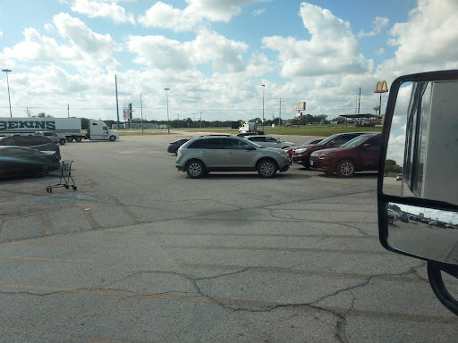 Dollar Store «Dollar Tree», reviews and photos, 534 10th St e, Floresville, TX 78114, USA