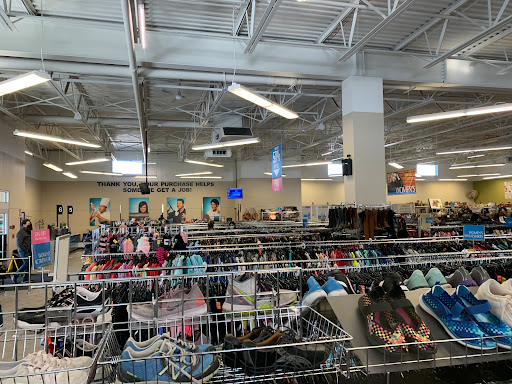 Thrift Store «Goodwill Store & Donation Center», reviews and photos, 5518 Touhy Ave, Skokie, IL 60077, USA