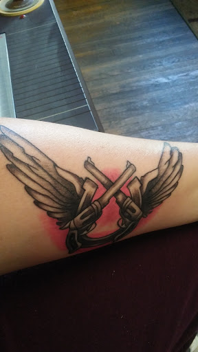 Tattoo Shop «Raining Ink», reviews and photos, 420 W 7th St, Columbia, TN 38401, USA