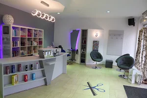 Friseur haarscharf image