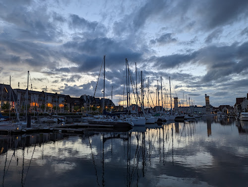 Deux belvédères face à la mer à Deauville