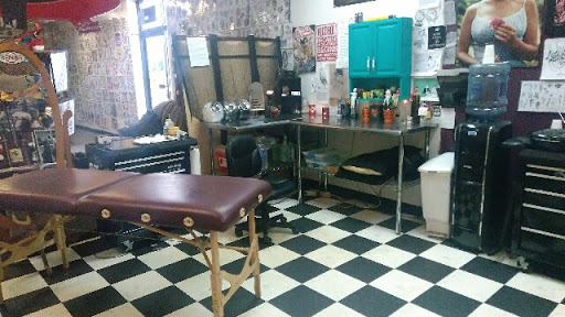 Tattoo Shop «Cowboys Ta2z», reviews and photos, 1270 E Columbia Ave # B, Battle Creek, MI 49014, USA