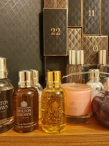 Comments and reviews of Molton Brown London Victoria
