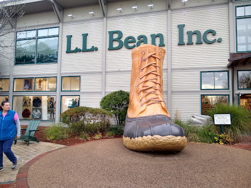 L.L. Bean, 95 Main St, Freeport, ME 04032, USA, 