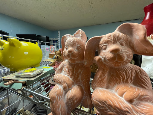 Non-Profit Organization «St. Vincent de Paul Thrift Store», reviews and photos, 213 Main St, West Chicago, IL 60185, USA