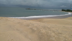 Foto von Praia Das Almas. mit sehr sauber Sauberkeitsgrad