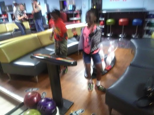 Bowling Alley «Diamond Strike Lanes & Sports Bar», reviews and photos, 2200 N Federal Hwy, Pompano Beach, FL 33062, USA