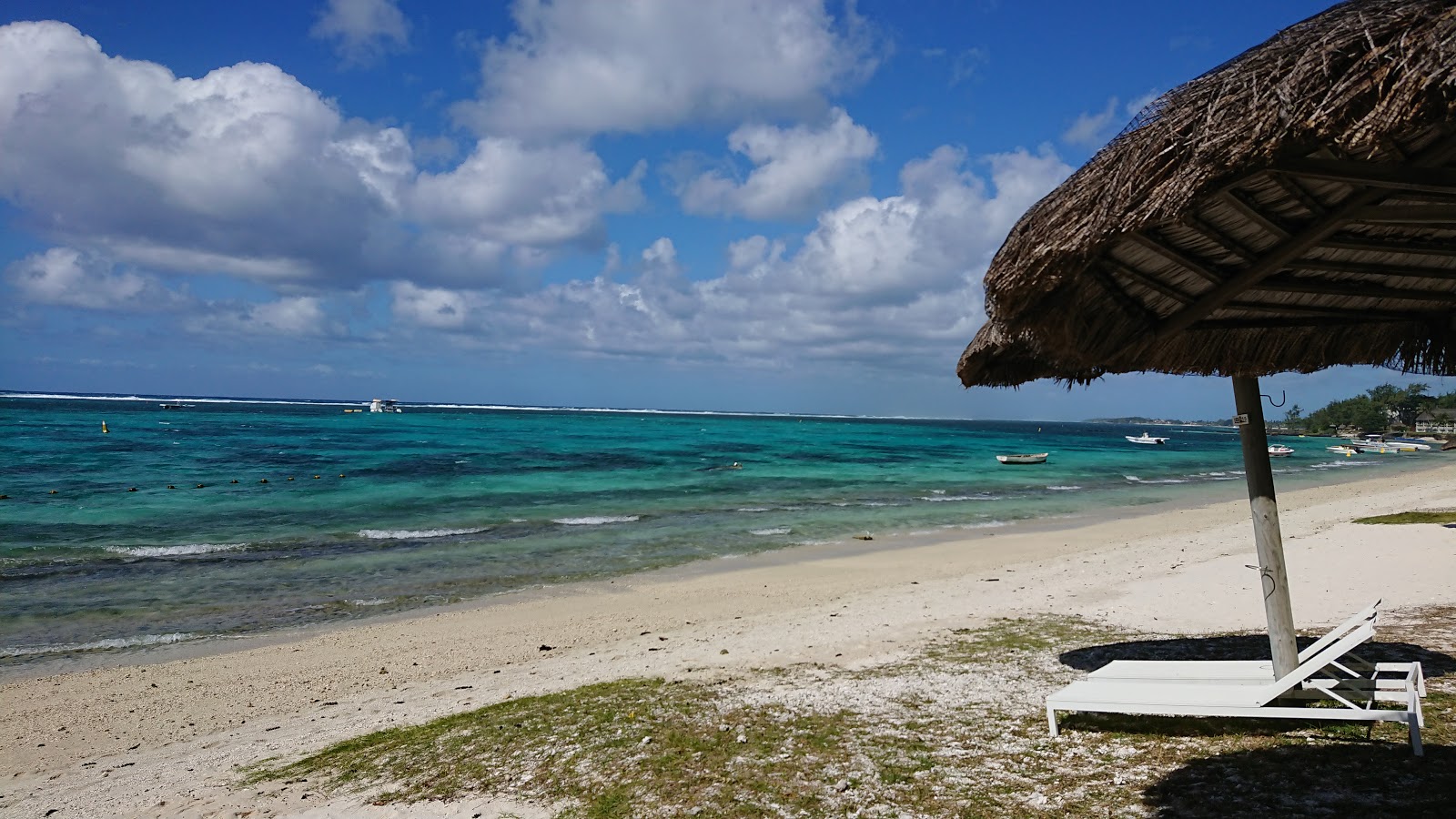 Foto di Long Beach II Mauritus con una superficie del sabbia bianca