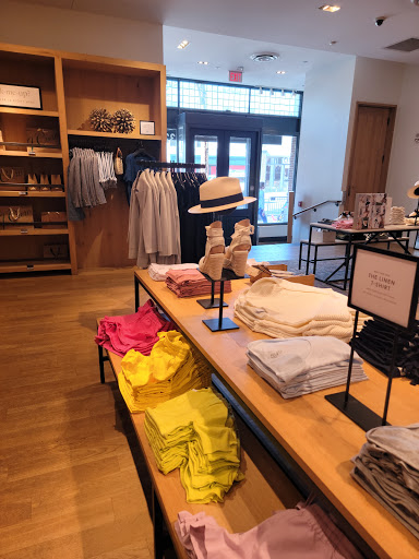 Clothing Store «J.Crew», reviews and photos, 3222 M St NW, Washington, DC 20007, USA