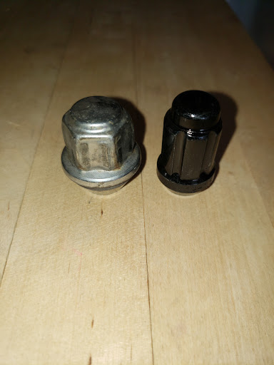 Tire Shop «Discount Tire Store - Longmont, CO», reviews and photos, 379 S Hover Rd, Longmont, CO 80501, USA