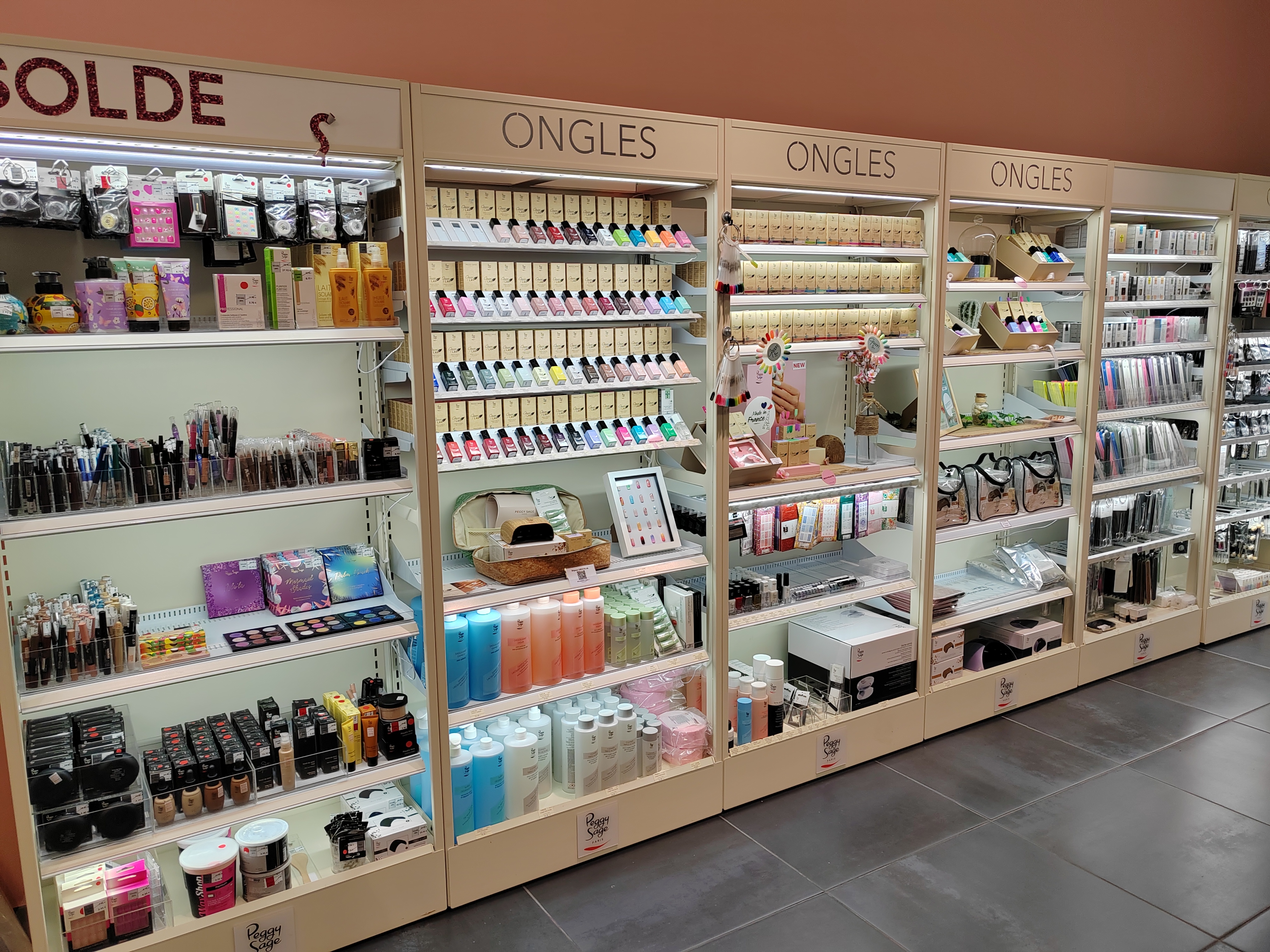 Photo n° 9 de l'avis de amazinghairgallery.e fait le 07/07/2023 à 11:18