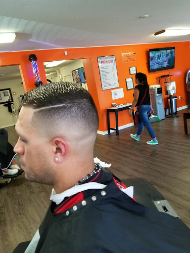 Barber Shop «DCB Barber Shop - Barber Shop Hispano», reviews and photos, 1545 E Olive Rd, Pensacola, FL 32514, USA