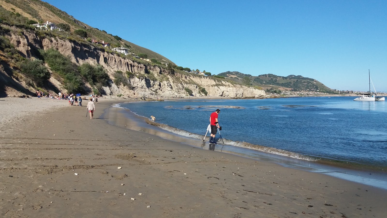 Photo of Pirates Cove Beach with partly clean level of cleanliness