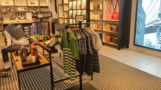 Shopping Mall «Silver Sands Premium Outlets», reviews and photos, 10562 Emerald Coast Pkwy W, Miramar Beach, FL 32550, USA