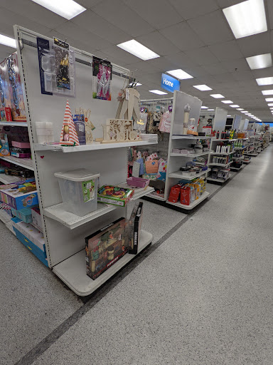 Clothing Store «Ross Dress for Less», reviews and photos, 352 S College Rd, Wilmington, NC 28403, USA