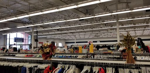 Thrift Store «Valley Thrift Store», reviews and photos, 2085 E Valley Pkwy, Escondido, CA 92027, USA