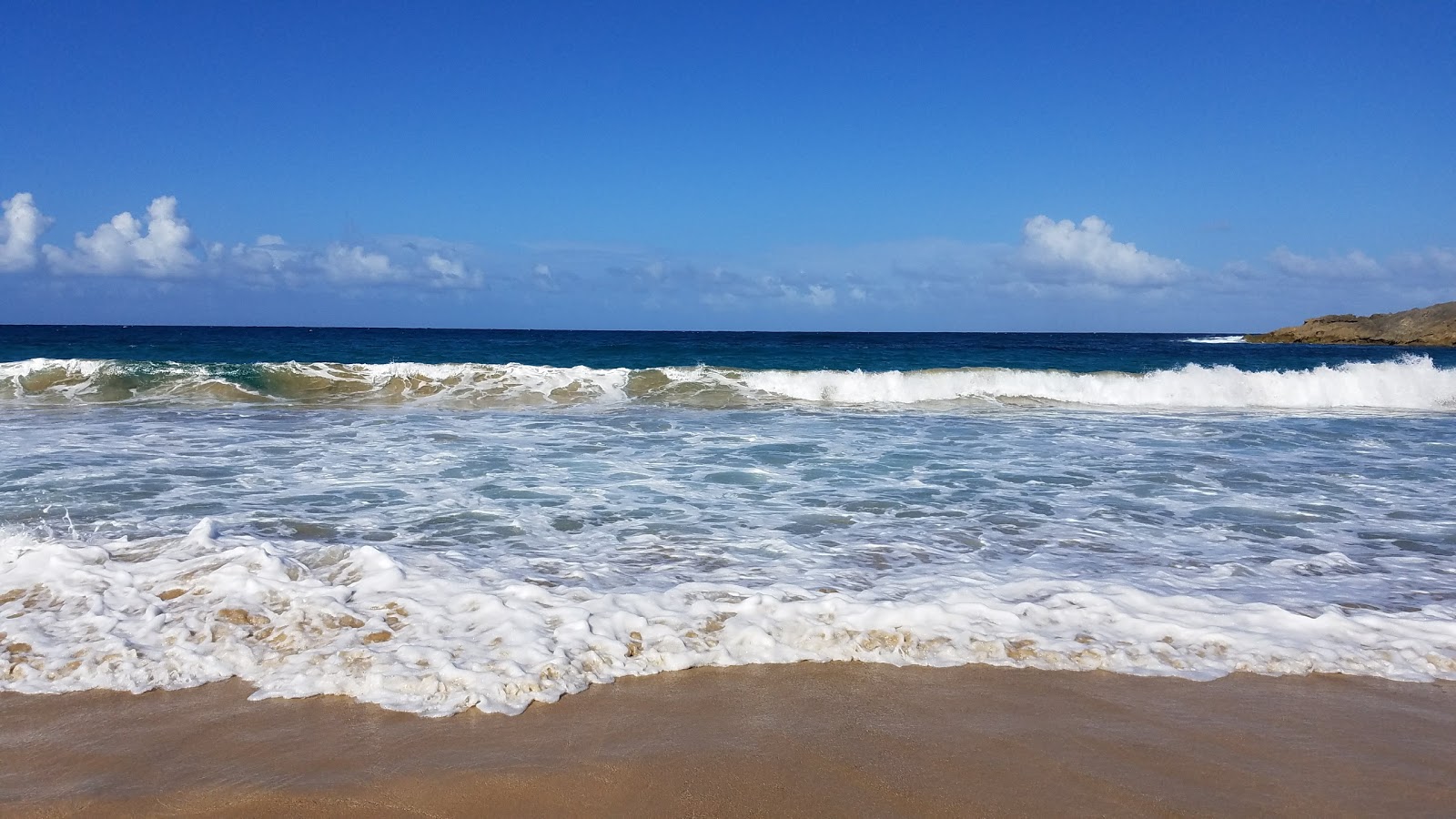 Las Palmas beach 🏖️ Puerto Rico - gedetailleerde kenmerken, kaart, foto's, image size:1600x900