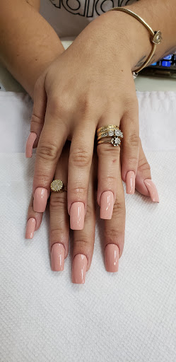 Beauty Salon «Cabellos Salon», reviews and photos, 125 SE 1st Ave, Miami, FL 33131, USA