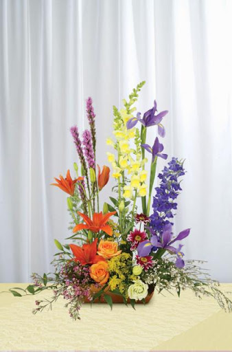 Florist «Petal Pusher Plus Lake Isabella Florist», reviews and photos, 6040 Lake Isabella Blvd a, Lake Isabella, CA 93240, USA