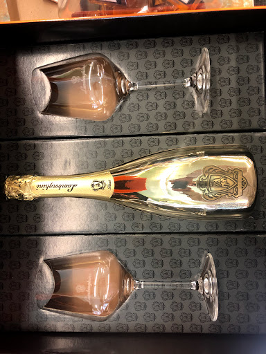 Liquor Store «Capri Deli & Liquor of East Rutherford», reviews and photos, 226 Paterson Ave, East Rutherford, NJ 07073, USA