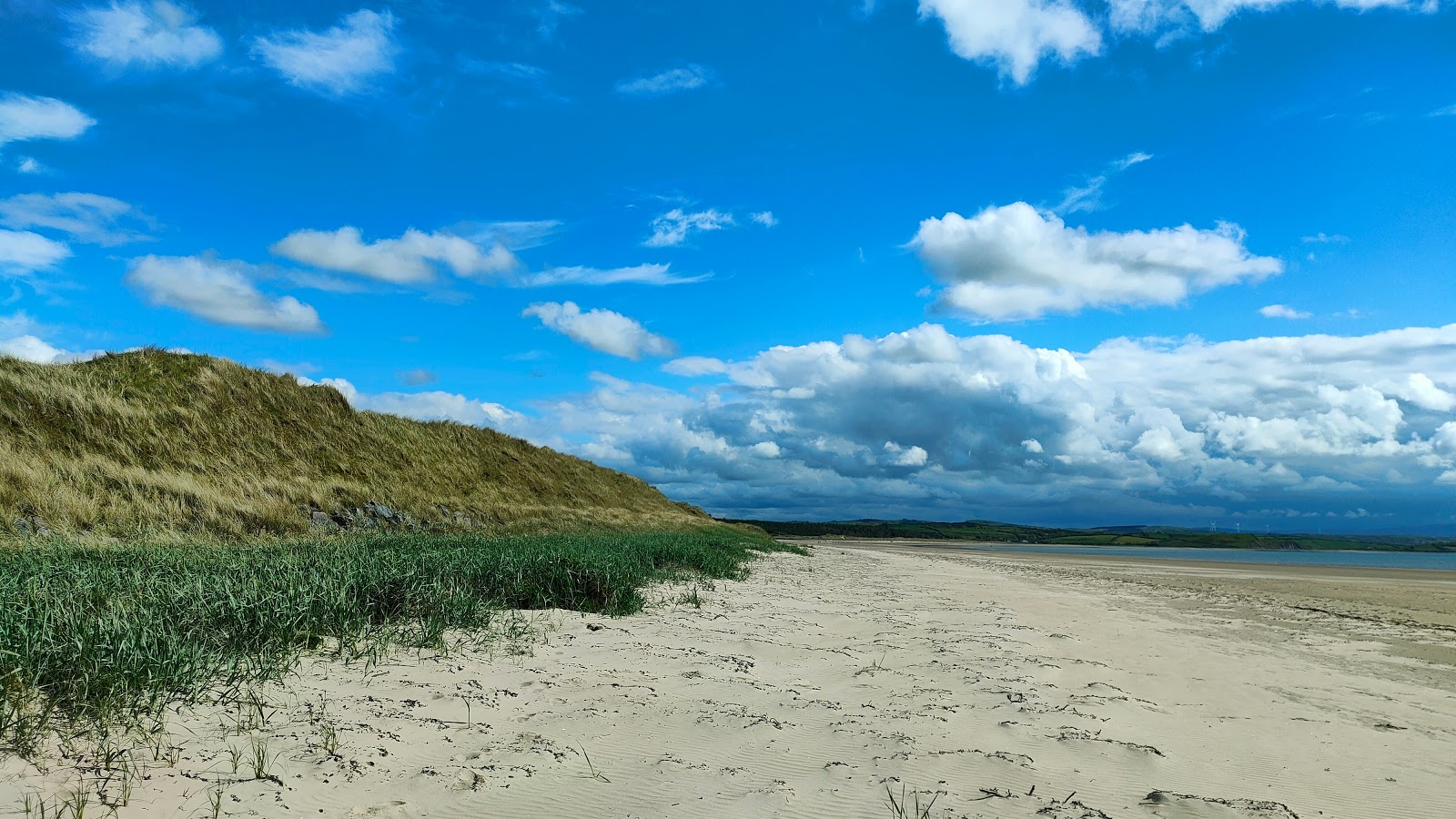 Foto von Murvagh Beach mit langer gerader strand