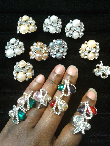 Beauty Supply Store «D & S BEAUTY SUPPLY», reviews and photos, 734 N New St, Bethlehem, PA 18018, USA