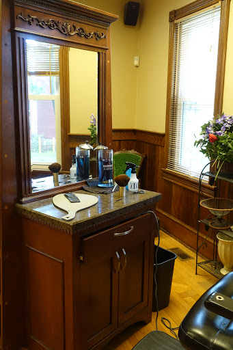 Barber Shop «Winthrop Henry Barbershop & Salon», reviews and photos, 39 S Maple Ave, Marlton, NJ 08053, USA