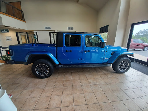 Car Dealer «Troncalli Chrysler-Jeep-Dodge-Ram», reviews and photos, 818 Atlanta Hwy, Cumming, GA 30040, USA