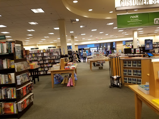 Book Store «Barnes & Noble», reviews and photos, 113 W County Center, Des Peres, MO 63131, USA
