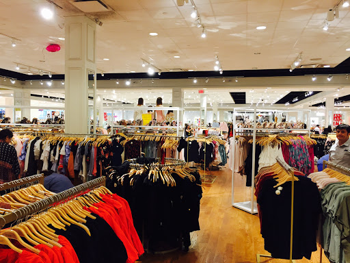 Clothing Store «Forever 21», reviews and photos, 651 Kapkowski Rd, Elizabeth, NJ 07201, USA