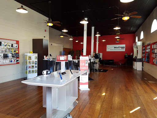 Cell Phone Store «GoWireless Verizon Authorized Retailer», reviews and photos, 2 S Mulberry St, Jackson, GA 30233, USA