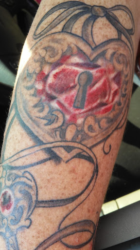 Tattoo Shop «Instinktive Tattoo», reviews and photos, 18256 E Williams Field Rd, Gilbert, AZ 85295, USA