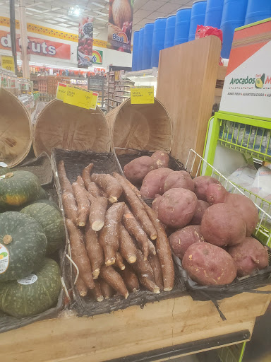 Grocery Store «Bravo Supermarkets», reviews and photos, 1291 Albany Ave, Hartford, CT 06112, USA