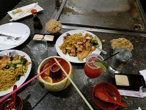 Shopping Mall «Rockside Corners Shopping Center», reviews and photos, 6901 Rockside Rd, Independence, OH 44131, USA