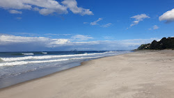 Zdjęcie Pikowai Beach z powierzchnią turkusowa czysta woda