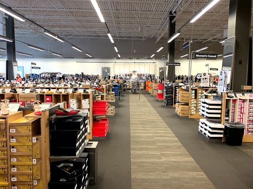 Shoe Store «DSW Designer Shoe Warehouse», reviews and photos, 8950 S Broadway Ave, Tyler, TX 75703, USA