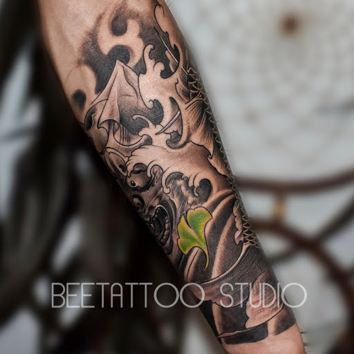 Explore thigh tattoo ideas woman, creative tattoo ideas in Flushing, available at Bee Tattoo Studio