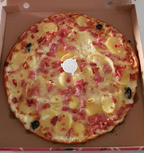 Plats et boissons du Pizzeria Pizza Luigi Saint Yorre - n°1