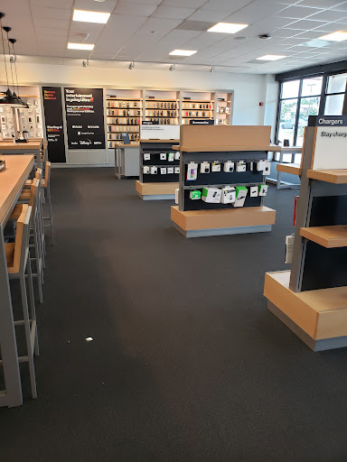 Cell Phone Store «Verizon», reviews and photos, 1964 York Rd, Lutherville-Timonium, MD 21093, USA