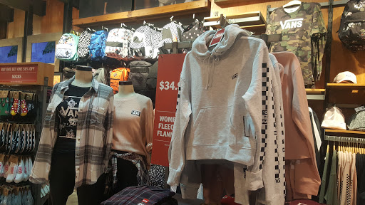 Shoe Store «Vans», reviews and photos, 3393 Peachtree Rd NE #3110a, Atlanta, GA 30326, USA