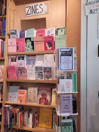 Book Store «Walden Pond Bookstore», reviews and photos, 3316 Grand Ave, Oakland, CA 94610, USA