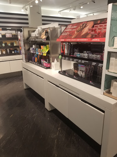 Cosmetics Store «SEPHORA», reviews and photos, 99 Rockingham Park Blvd, Salem, NH 03079, USA