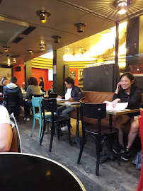 Atmosphère du Restaurant servant le petit-déjeuner Dupont Café Convention à Paris - n°16