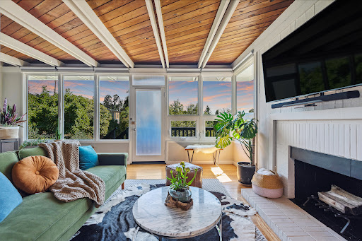 Gabriela Neagu Realtor image