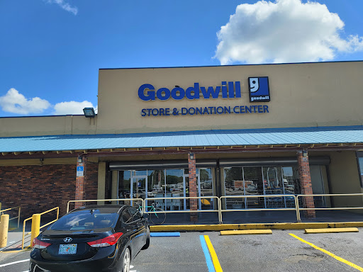 Thrift Store «Goodwill Belle Glade Store & Donation Center», reviews and photos, 201 W Ave A, Belle Glade, FL 33430, USA