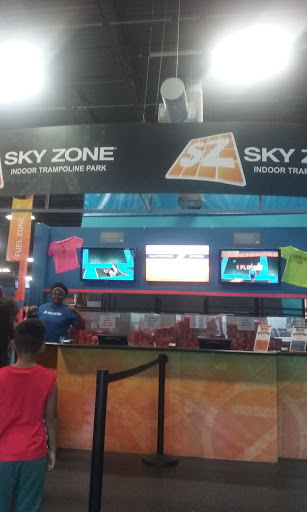 Amusement Center «Sky Zone Trampoline Park», reviews and photos, 13310 Industrial Park Blvd #160, Plymouth, MN 55441, USA