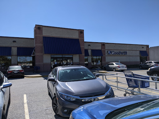Thrift Store «Goodwill Store & Donation Center», reviews and photos, 543 North Ave, Glendale Heights, IL 60139, USA