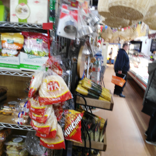 Italian Grocery Store «Frank and Sal Italian Market - Catering, Prime Meats, In House Butcher», reviews and photos, 4060 Hylan Blvd, Staten Island, NY 10308, USA