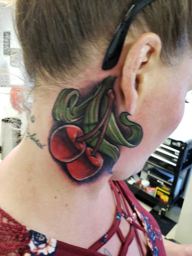 Tattoo Shop «Cali Soul Tattoo», reviews and photos, 4751 N Blackstone Ave, Fresno, CA 93726, USA